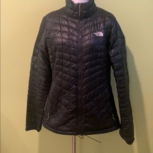 Women’s North Face puffer